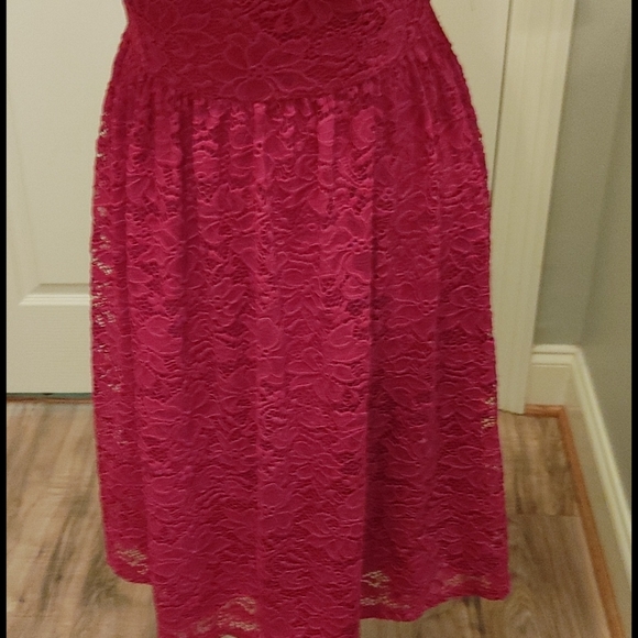 Red dress - Picture 7 of 9